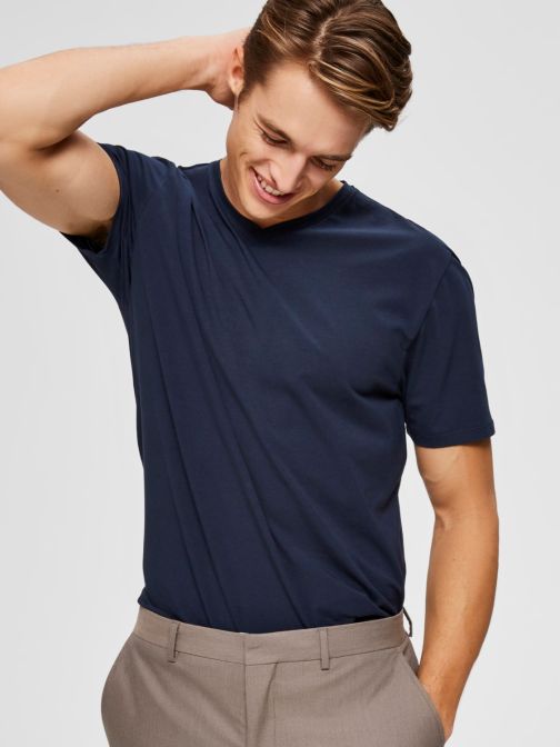 V-NECK - T-SHIRT