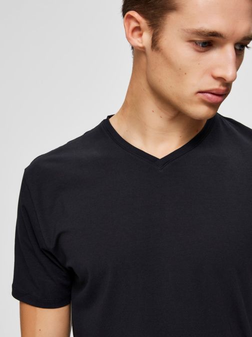 V-NECK T-SHIRT