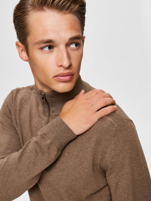 KNITTED CARDIGAN