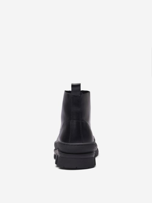 LEATHER BOOT