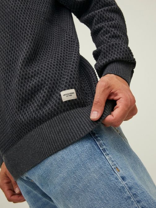 KNITTED JUMPER
