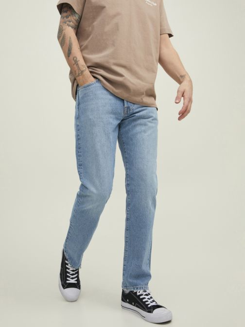 RELAXED FIT JEANS