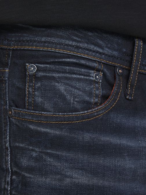 SLIM/STRAIGHT FIT JEANS
