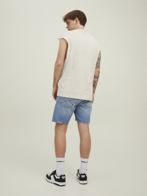 SLEEVELESS TEE