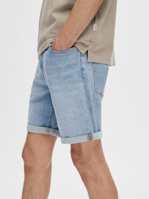SLIM FIT DENIM SHORTS
