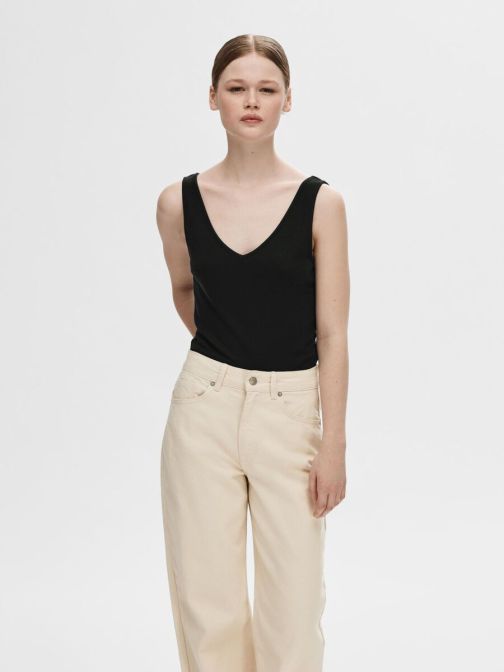 V-NYAKÚ BORDÁZOTT TOP