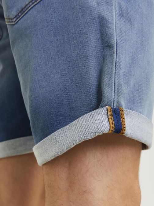 REGULAR FIT DENIM SHORTS