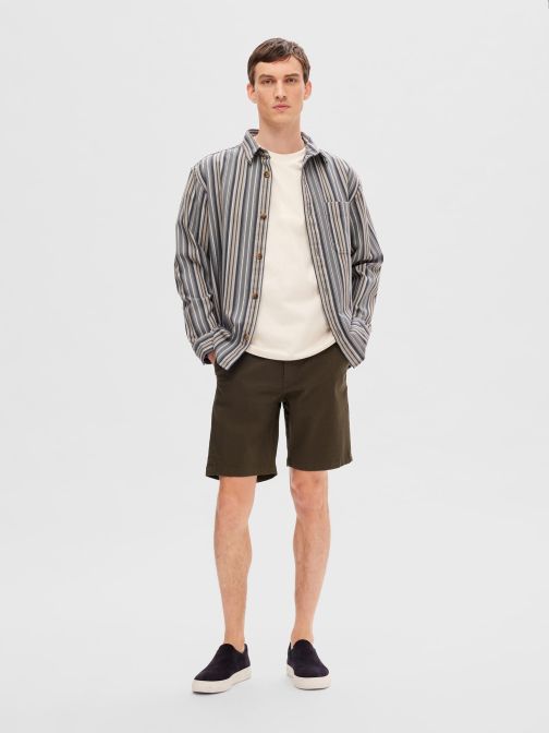 SLIM FIT CHINO SHORTS