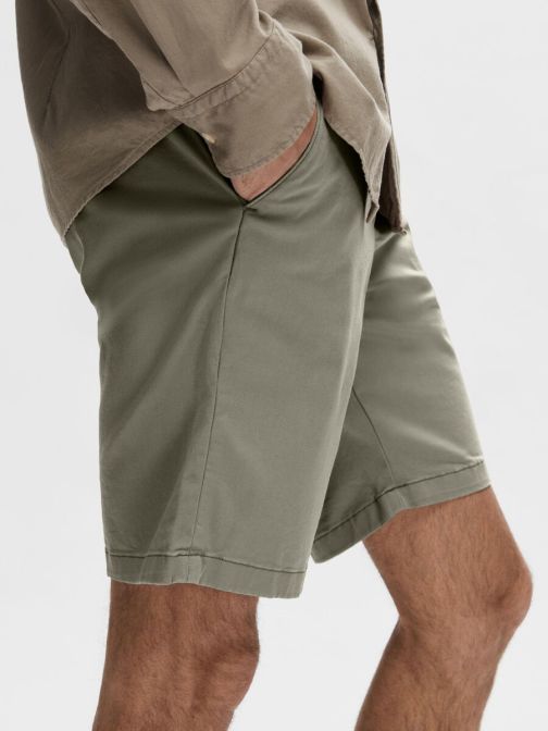 SLIM FIT CHINO SHORTS