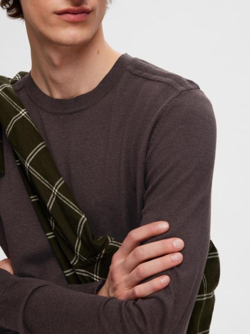 PULLOVER