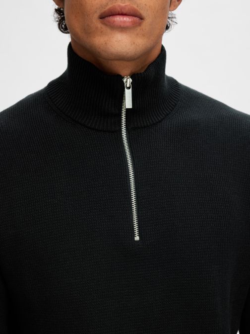HALF ZIP PULLOVER