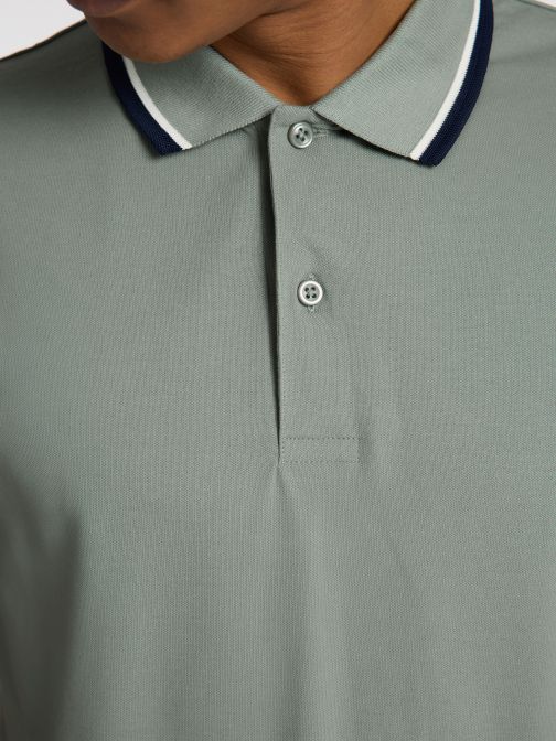 POLO T-SHIRT