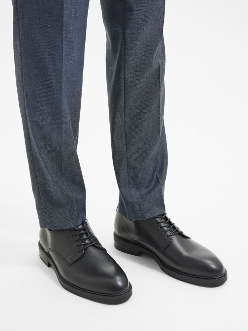 LEATHER SHOE