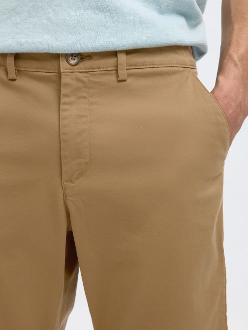 SLIM FIT CHINO SHORTS