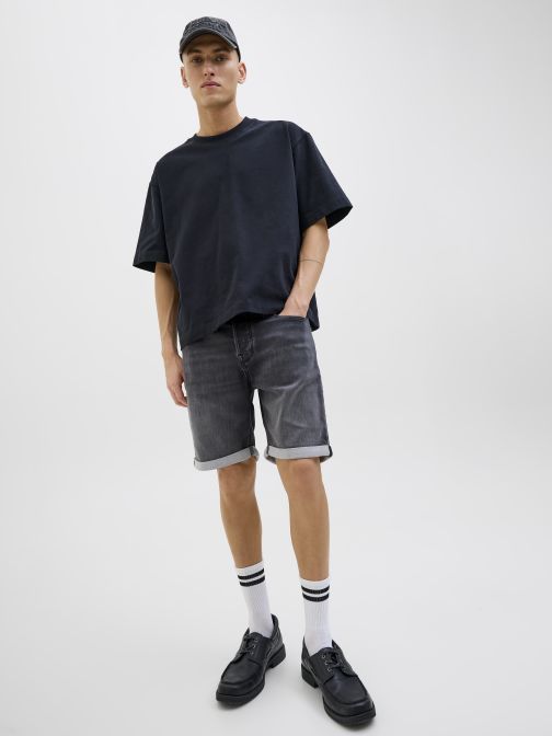 REGULAR FIT DENIM SHORTS
