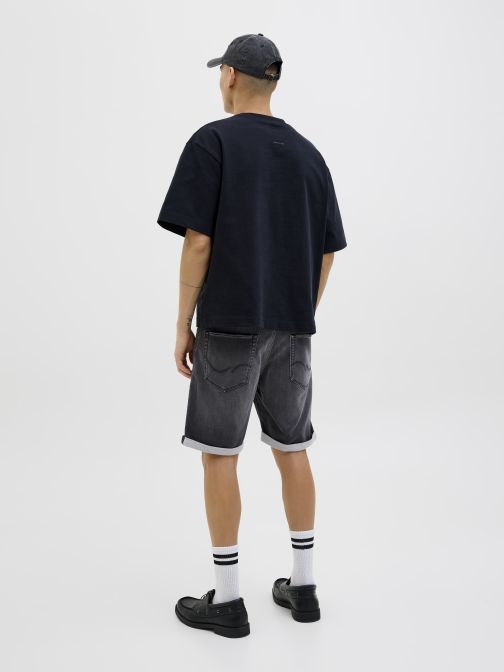 REGULAR FIT DENIM SHORTS