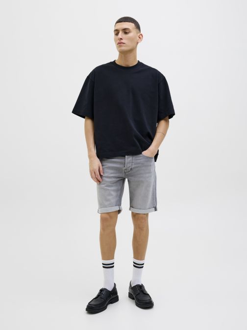 REGULAR FIT SHORTS
