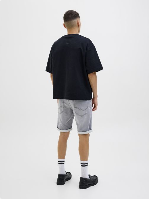 REGULAR FIT SHORTS
