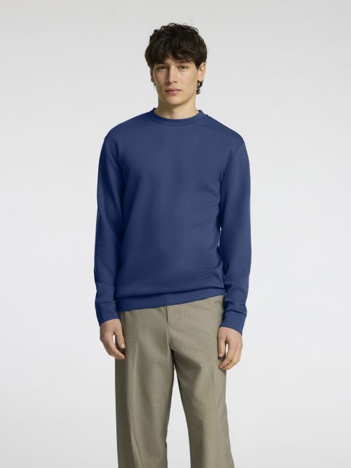 REGULAR FIT PULLOVER