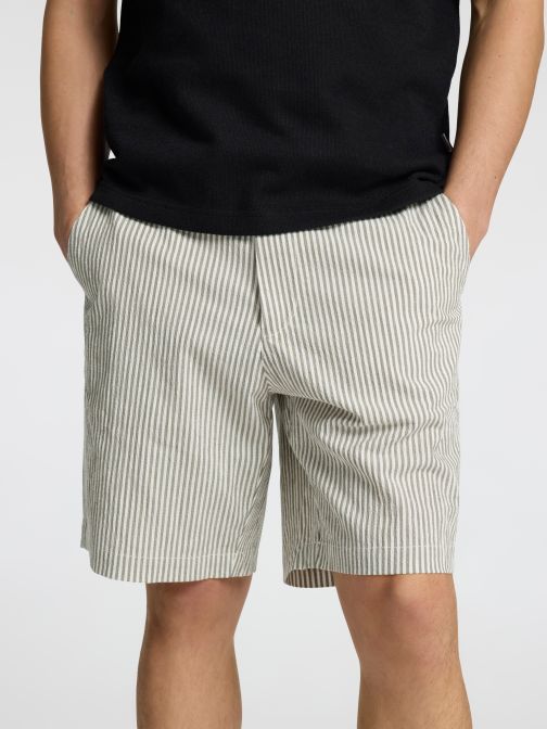 REGULAR FIT SHORTS