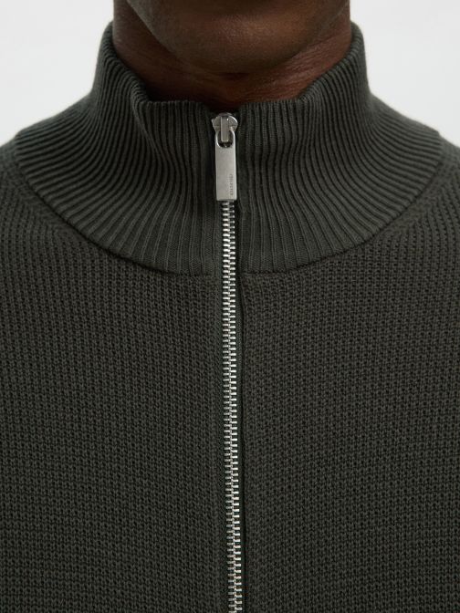 KNITTED PULLOVER