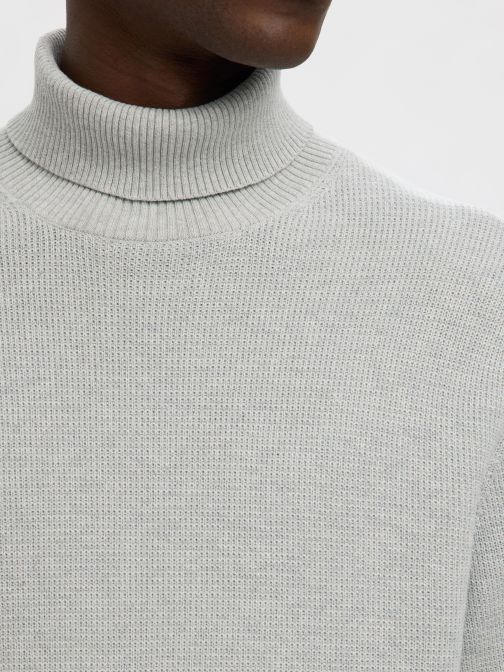 KNITTED ROLL NECK PULLOVER