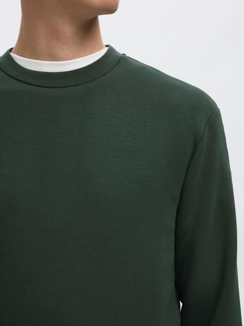 REGULAR FIT PULLOVER