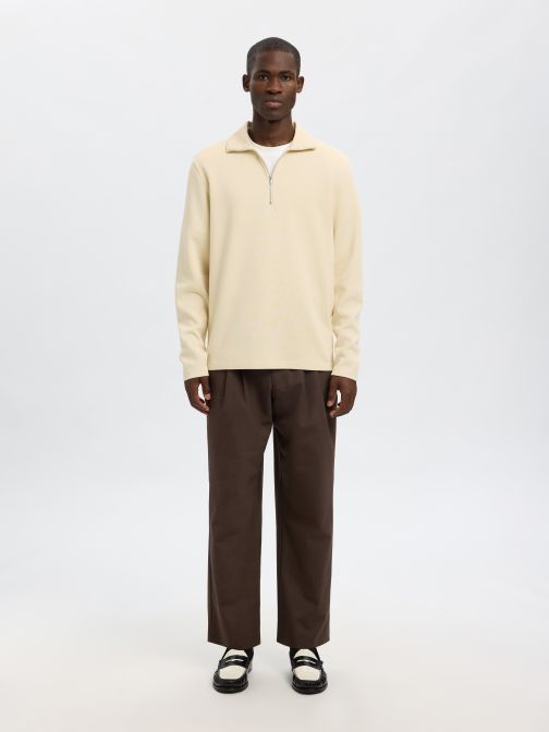 HALF ZIPPED PULLOVER