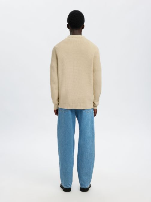 HALF ZIPPED KNITTED PULLOVER