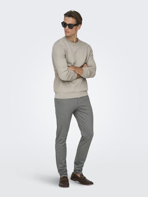 STRUKTÚRÁLT KÖTÖTT PULÓVER 