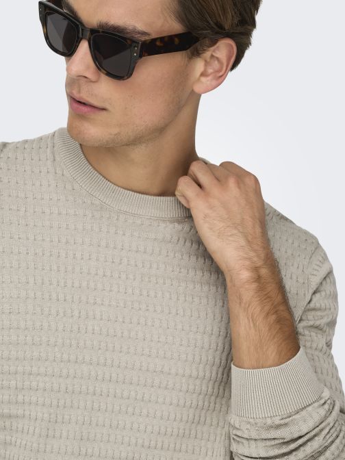 STRUKTÚRÁLT KÖTÖTT PULÓVER 