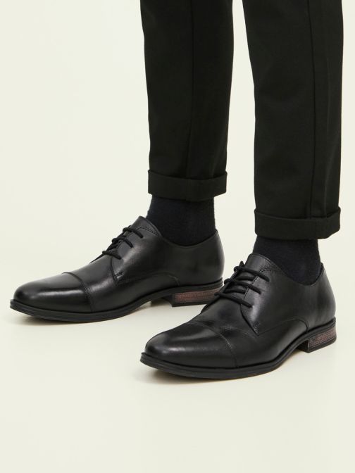 LEATHER SHOES