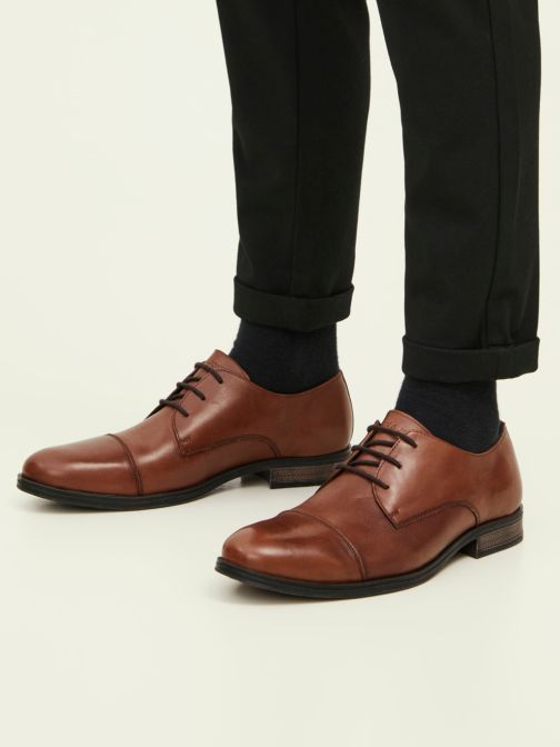 LEATHER SHOES