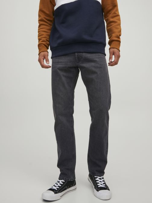 RELAXED FIT JEANS