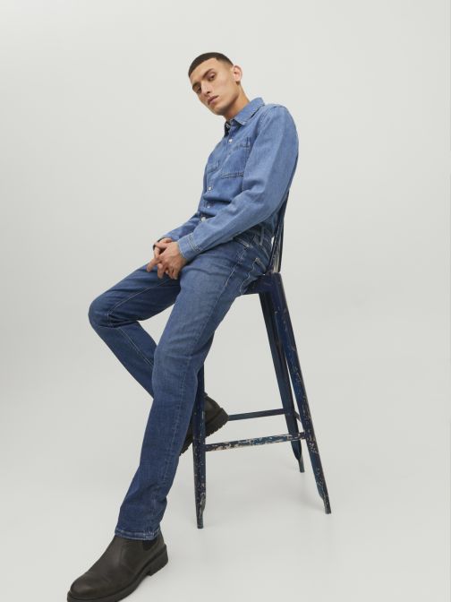 REGULAR FIT JEANS