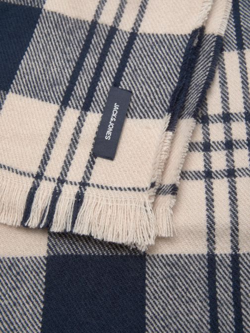 KNITTED SCARF