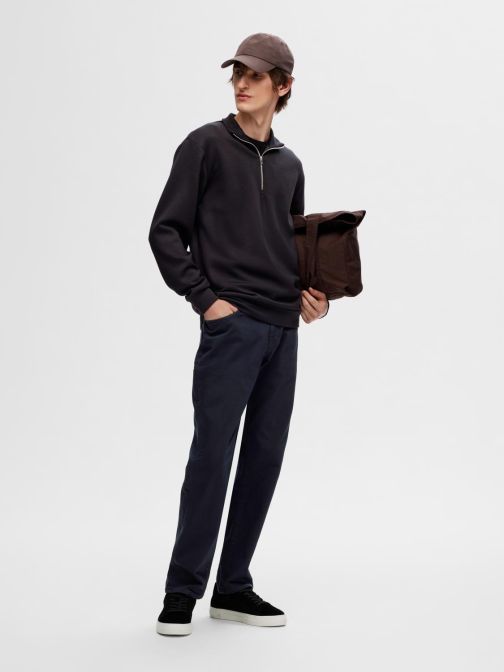 HALF ZIP PULLOVER