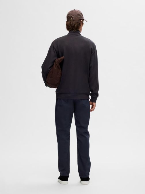 HALF ZIP PULLOVER