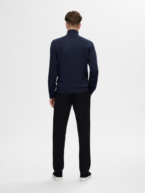 HALF ZIP PULLOVER