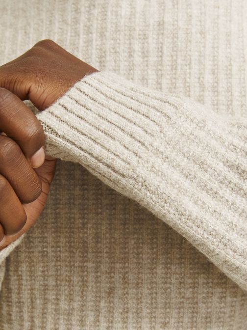 KNITTED PULLOVER