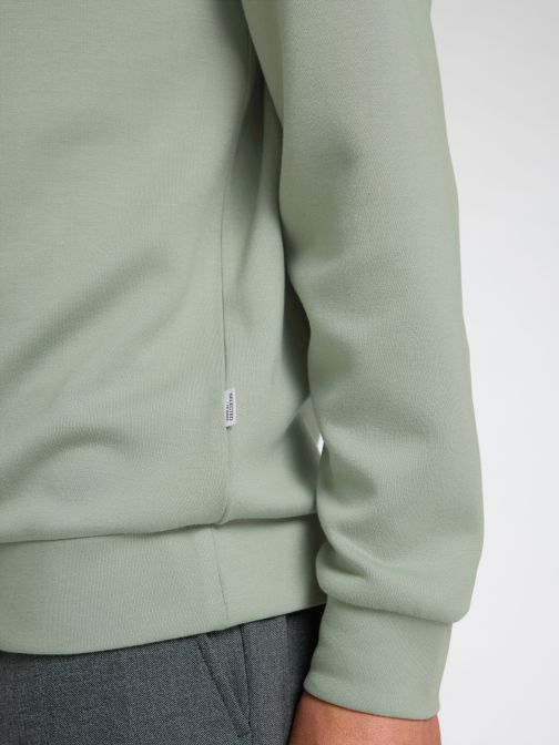 REGULAR FIT PULLOVER