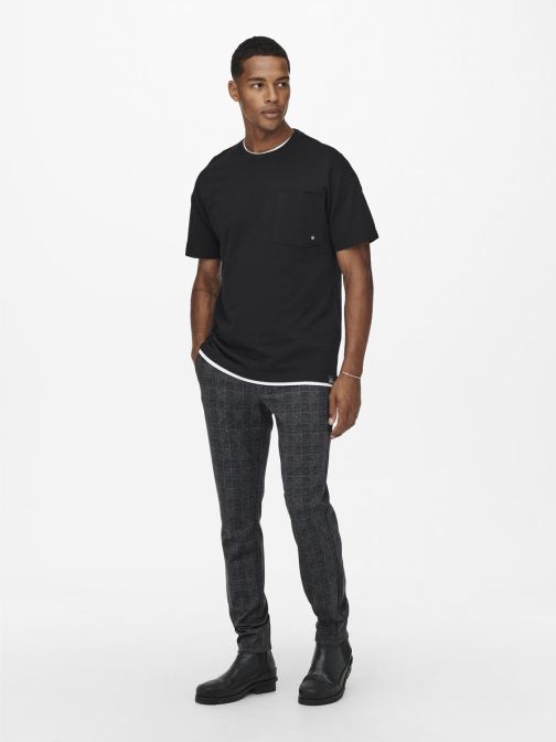 SLIM FIT KOCKÁS NADRÁG
