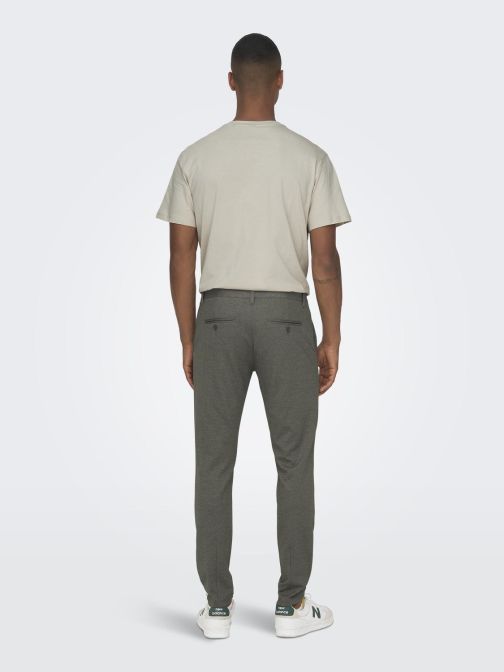 SLIM FIT NADRÁG 