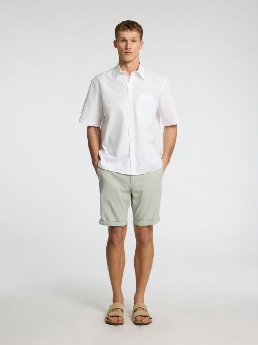SLIM FIT SHORTS
