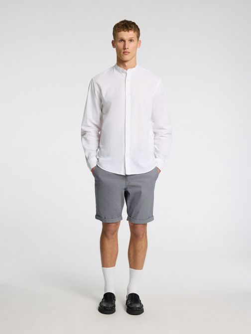 SLIM FIT SHORTS