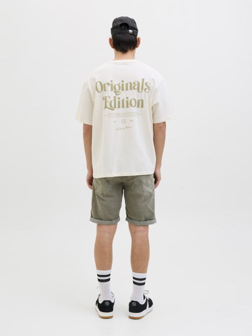 REGULAR FIT SHORTS