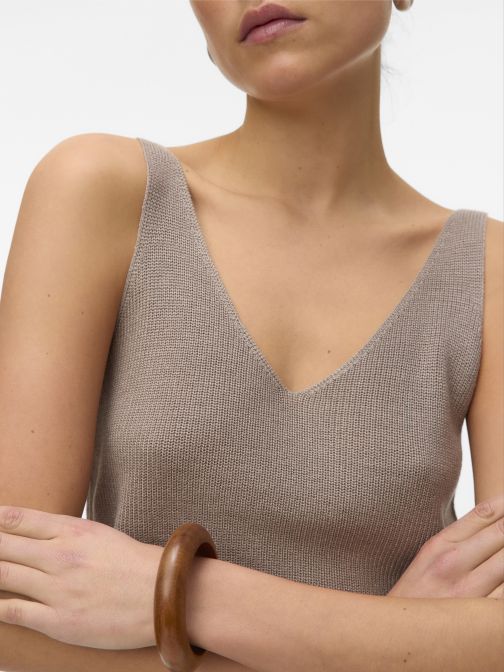 V-NYAKÚ BORDÁZOTT TOP 