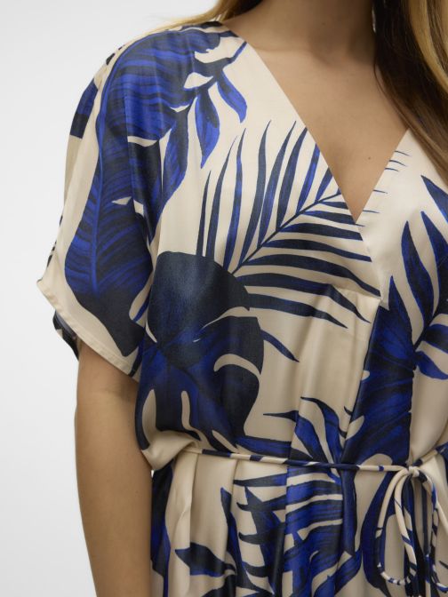 V-NYAKÚ MINTÁS RUHA 