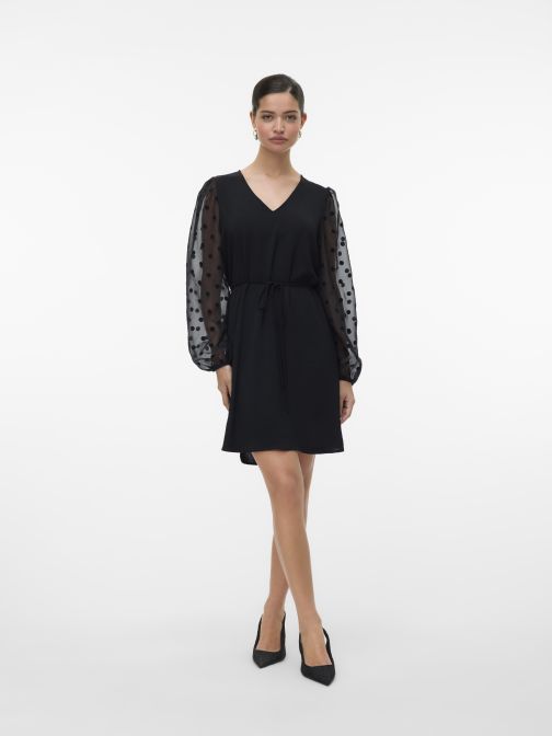 V-NYAKÚ RÖVID RUHA 