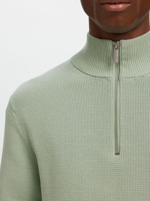 HALF ZIP PULLOVER